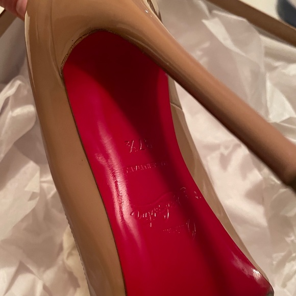 Christian Louboutin So Kate in Beige - Picture 4 of 10